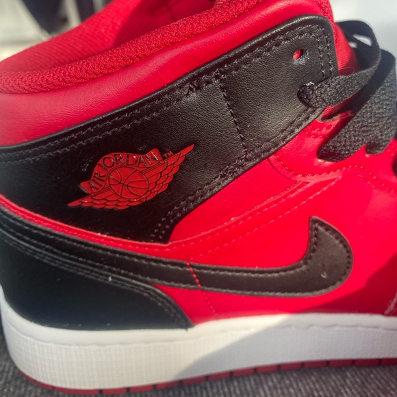 Air jordans size 6.5 in youth boys equivalent to size 8 women’s - Picture 2 of 4